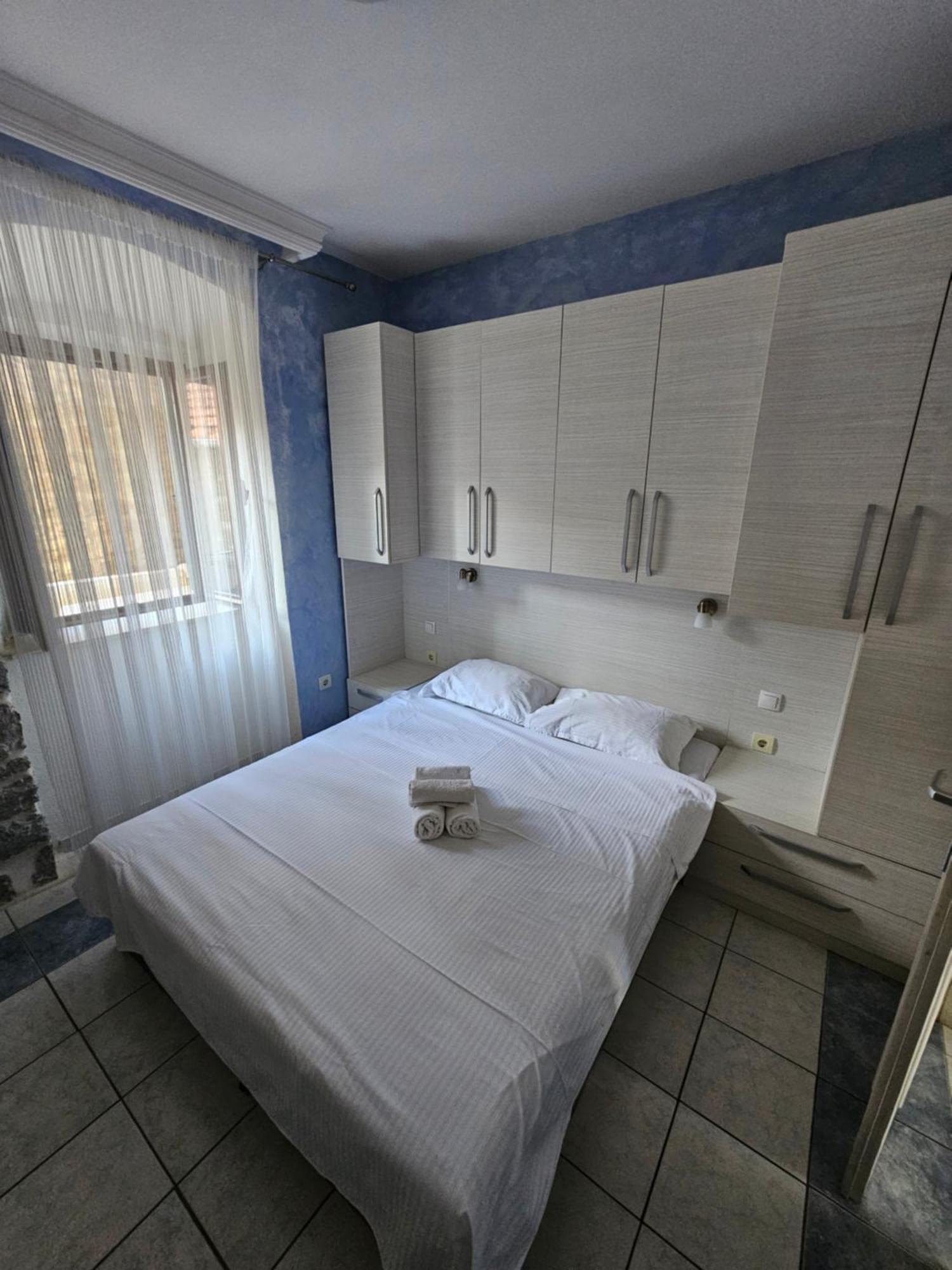 Lanterna Apartments Cattaro Esterno foto
