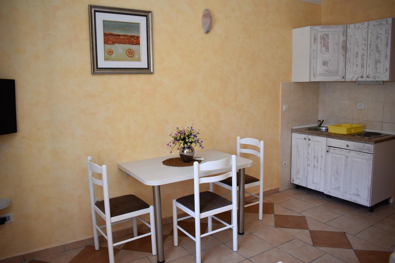 Lanterna Apartments Cattaro Esterno foto