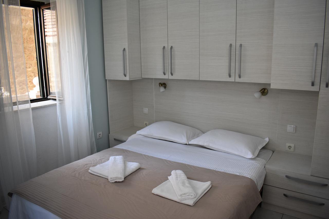 Lanterna Apartments Cattaro Esterno foto